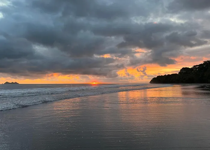 Beachfront Jungle Luxury! 3Bd Penthouse Uvita