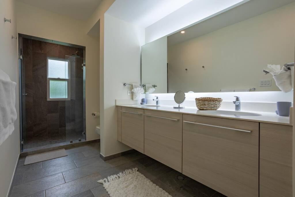 Beachfront Jungle Luxury! 3bd Penthouse Uvita